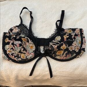 Victoria's Secret Black Floral Lace Bra